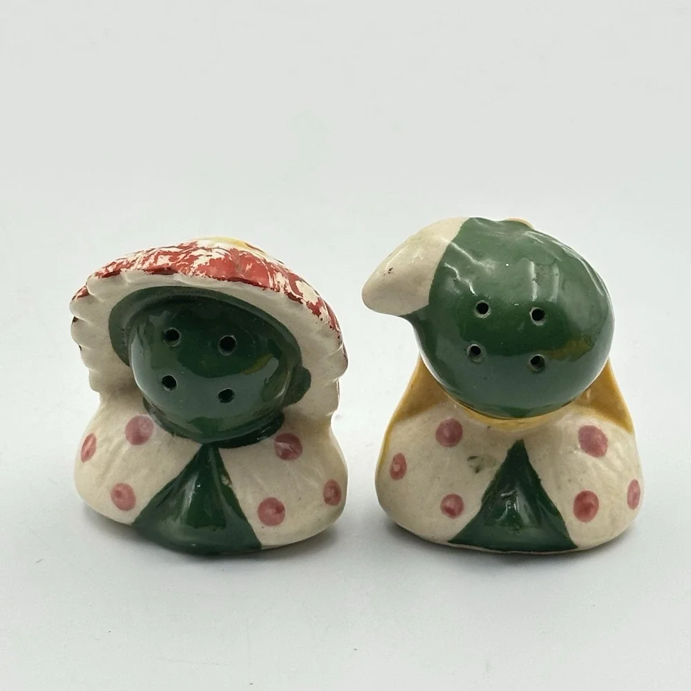 Rare 1950s Native American Salt‎ Pepper Shakers W/ Stand Headdress Pipe Japan